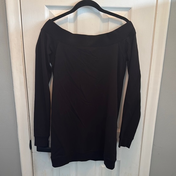 Black Off-Shoulder Long Sleeve Sweater - Picture 1 of 4